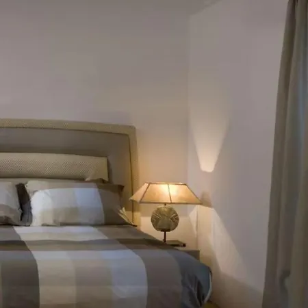 For 14 People / 6 Bedrooms/6 Bathrooms Ferienhaus *